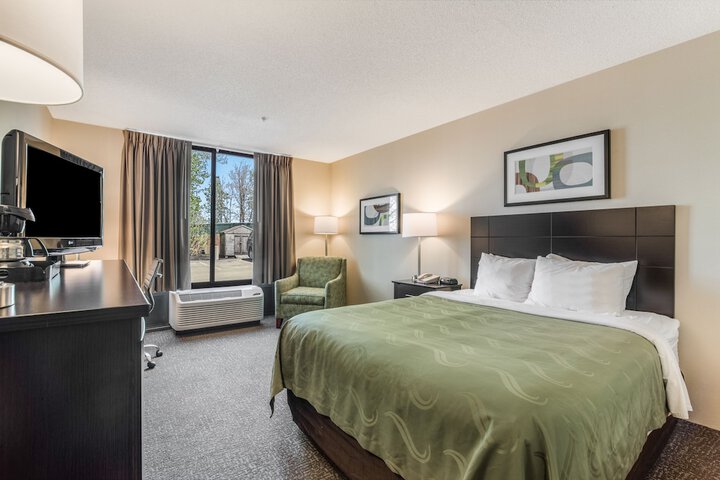 Room 10 of 29