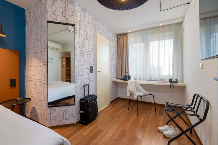 Room 12 of 55