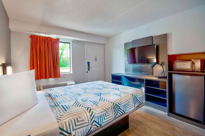 Double Bed Accessible (2 of 11)