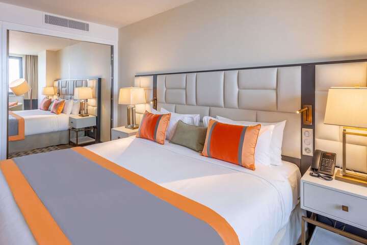Room 26 of 106