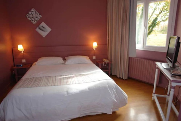 Room 3 of 154