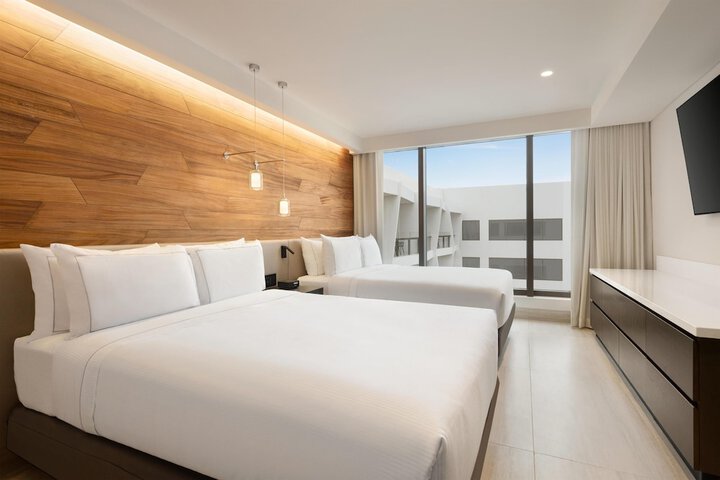 Room 30 of 220