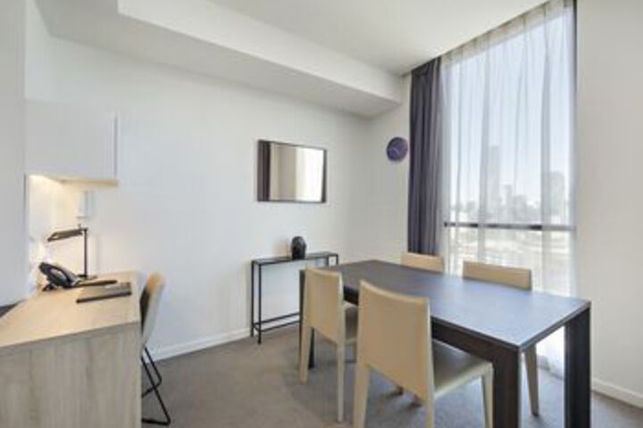 Room 25 of 37