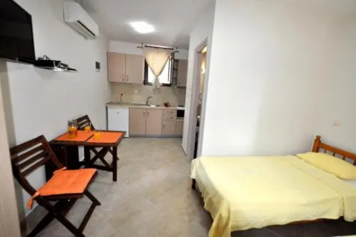 Room 3 of 18