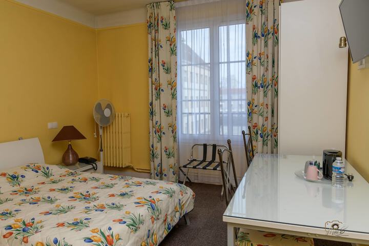 Room 9 of 25