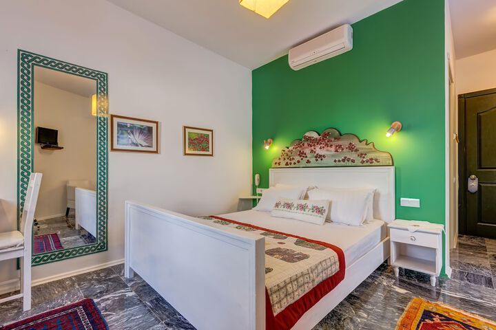 Room 12 of 47
