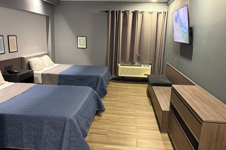 Room 11 of 20