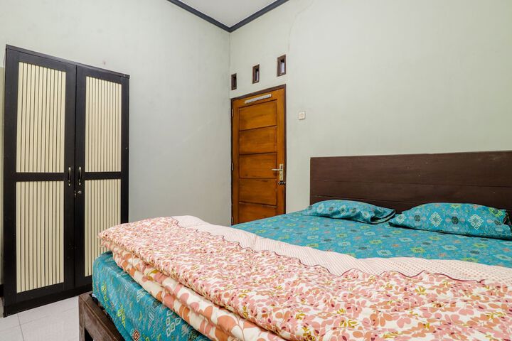 Room 13 of 33