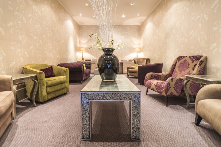 Lounge 70 of 81