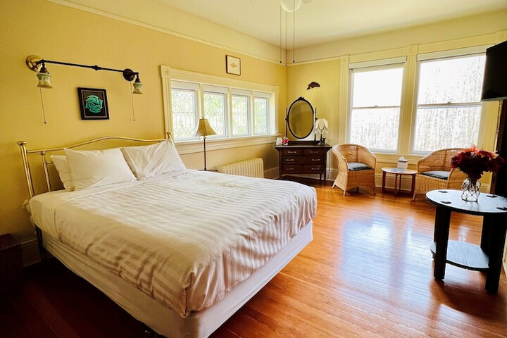 Image of Sasquatch Crossing Eco Lodge B B