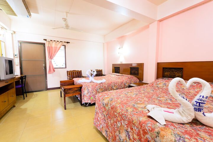 Room 3 of 34