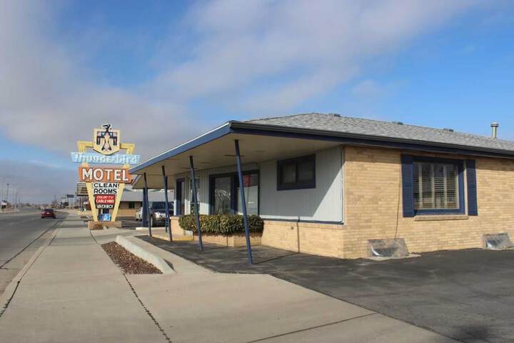 Thunderbird Motel in Dodge City, KS