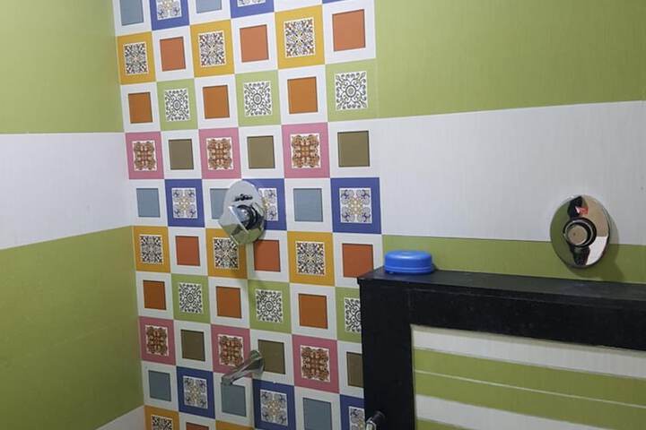 Room 25 of 27