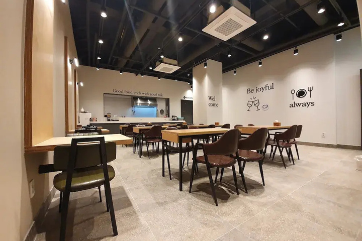 restaurant