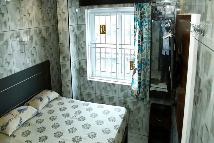 Room 18 of 27