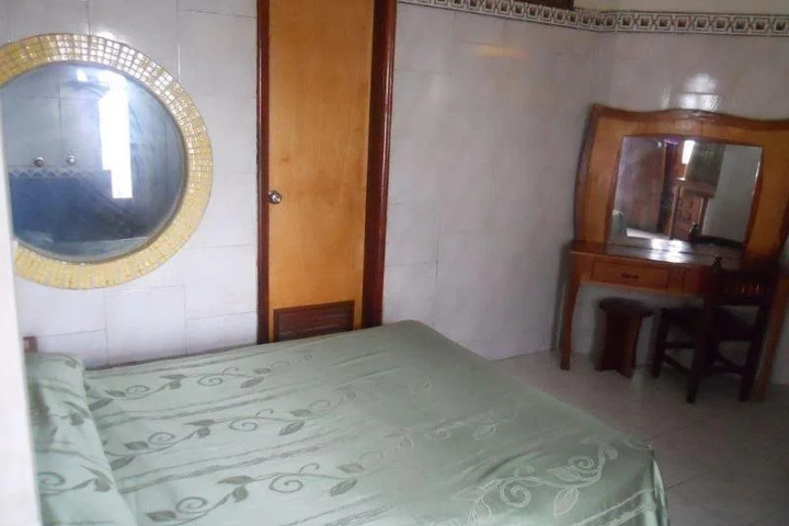 Room 2 of 7
