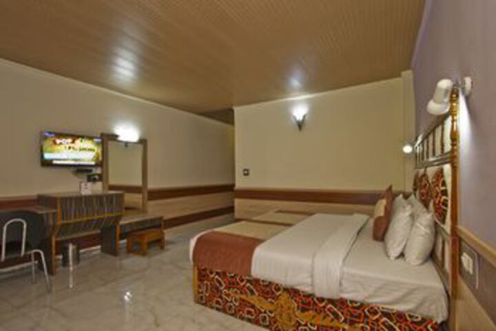 Room 10 of 20