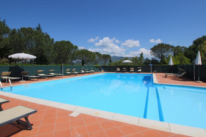 Pool 18 of 42