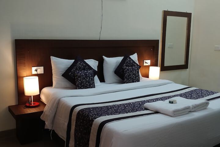 Room 3 of 12