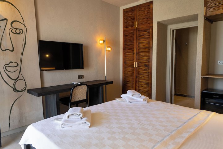 Room 5 of 26