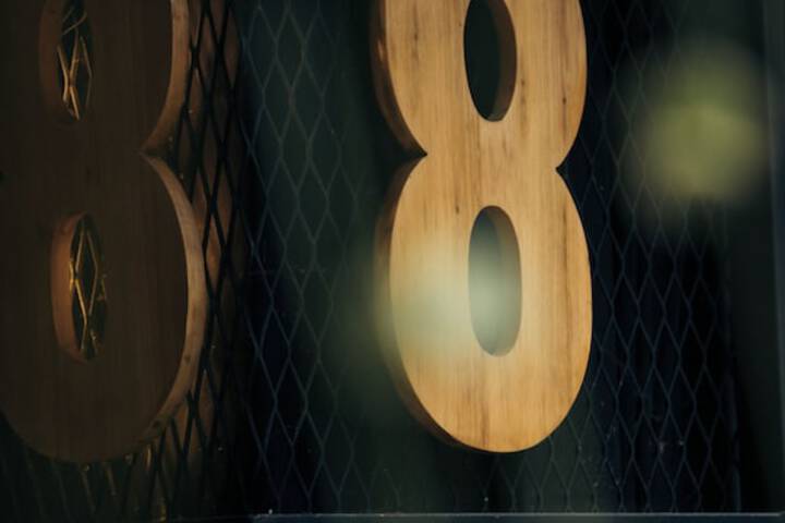 Room 32 of 61