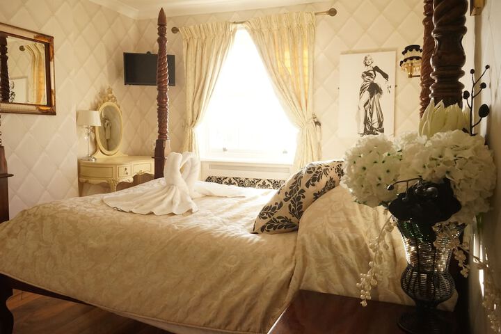 Room 26 of 91