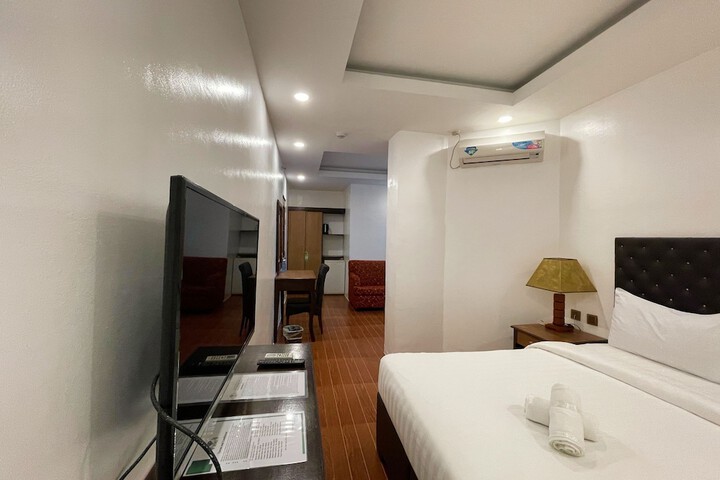 Room 28 of 79