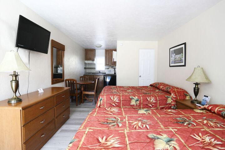 Room 16 of 38