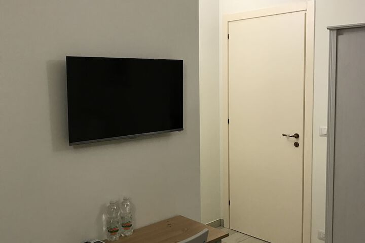 Room 8 of 26