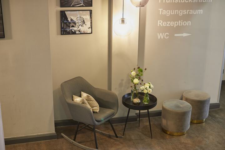 Entrance & Lobby