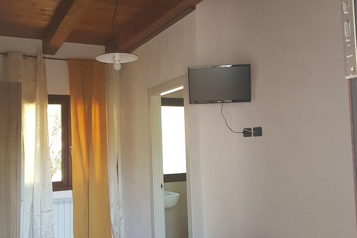 Room 5 of 27