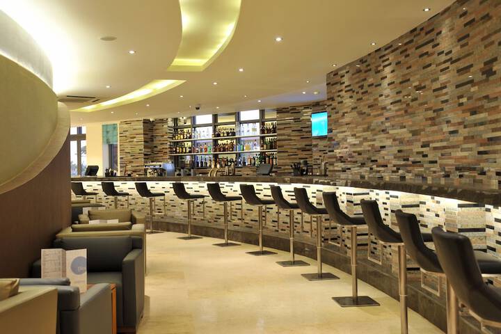 Lounge 177 of 227