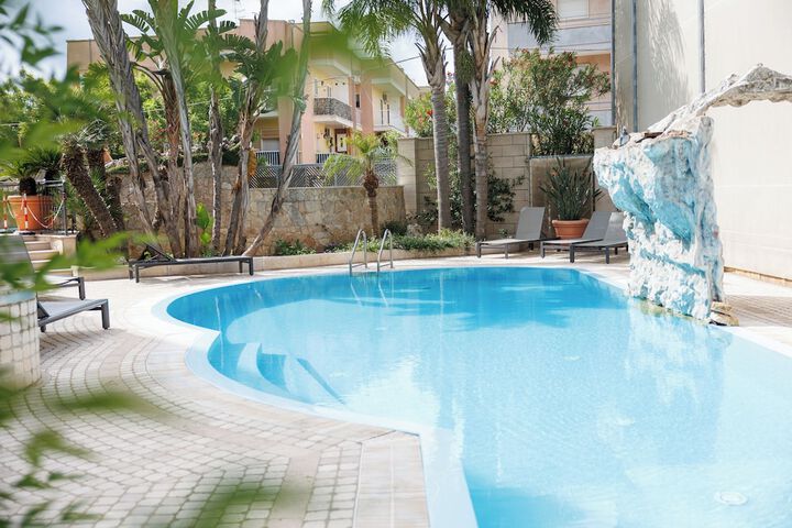 Pools & Facilities