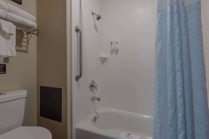 Room 44 of 132