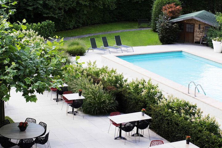 Hotel Pool