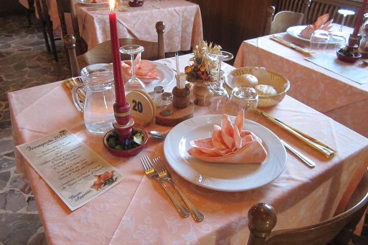 Dining 47 of 61