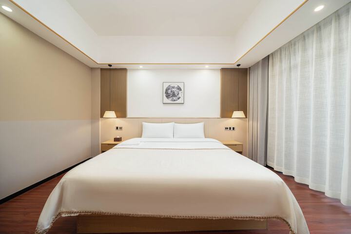 Room 11 of 79