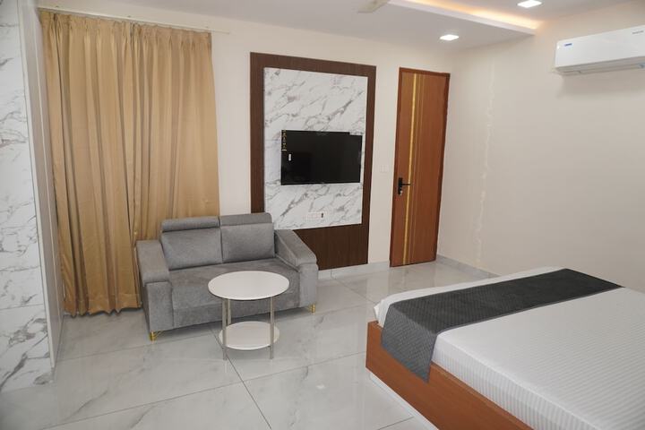 Room 7 of 47