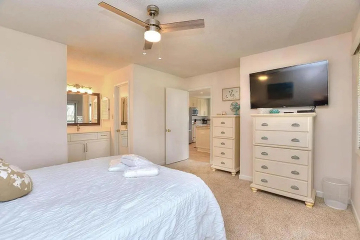 Room 5 of 19