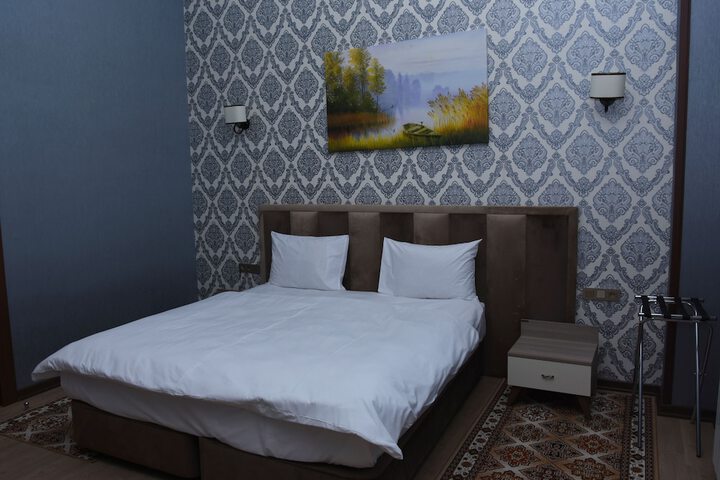 Room 9 of 21