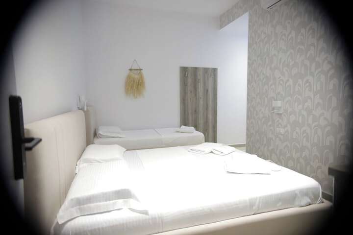 Room 36 of 68