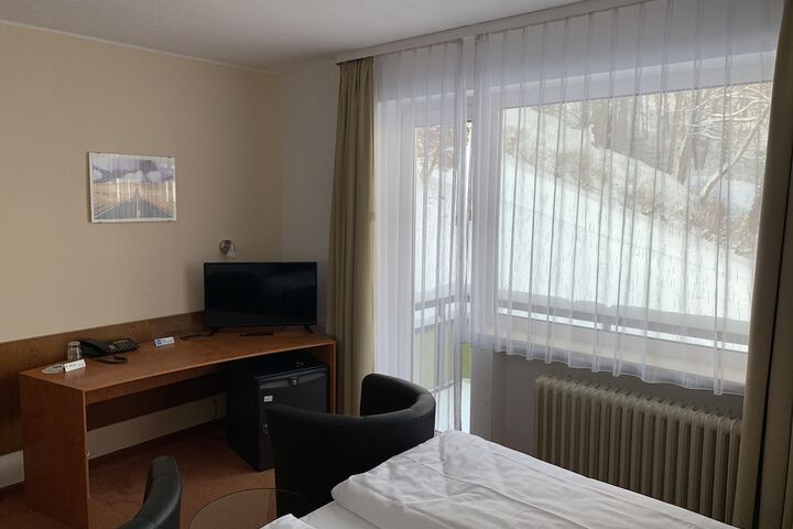 Room 21 of 77