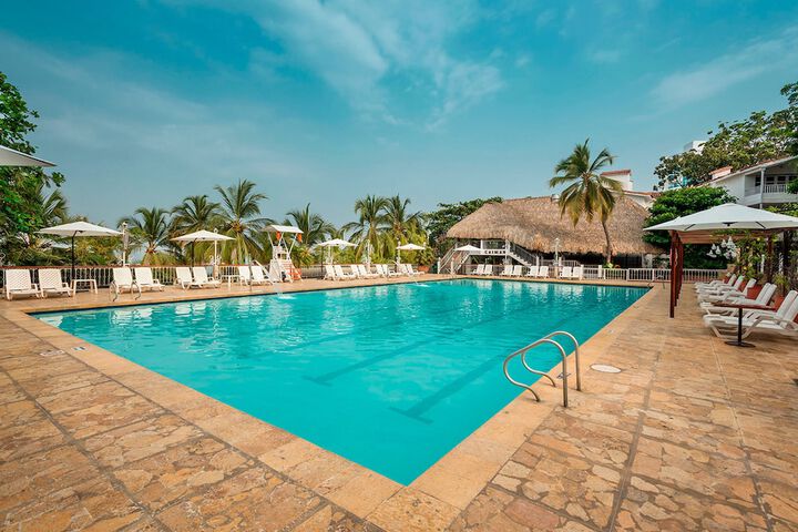 Hotel with Pool