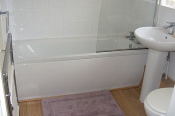 Room 4 of 10