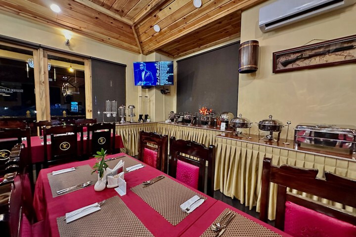 Dining 53 of 75