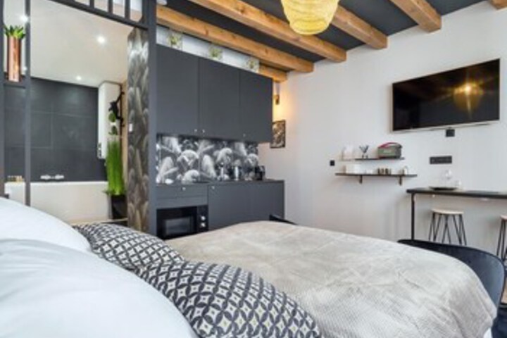 Room 44 of 74