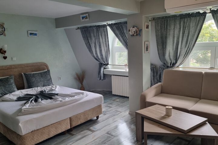 Room 43 of 93