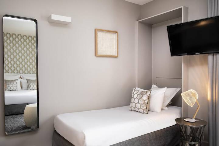 Room 25 of 81