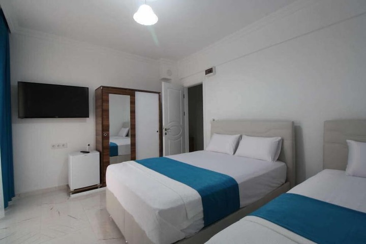 Room 4 of 18