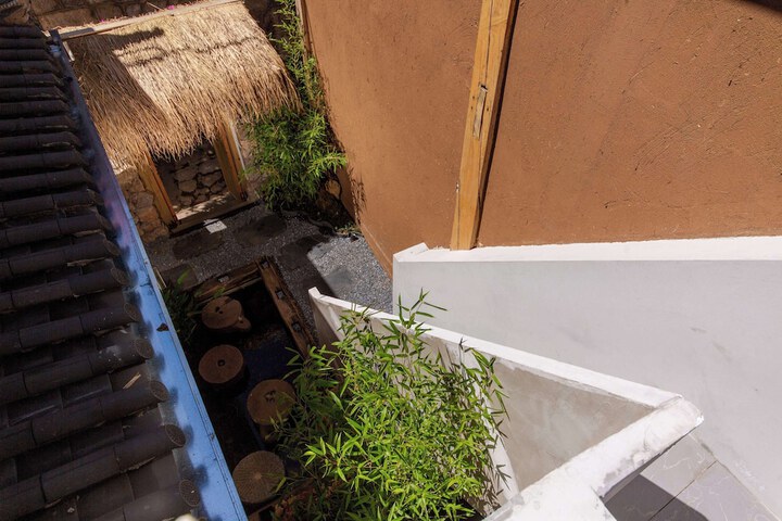 Hotel Exterior 238 of 242